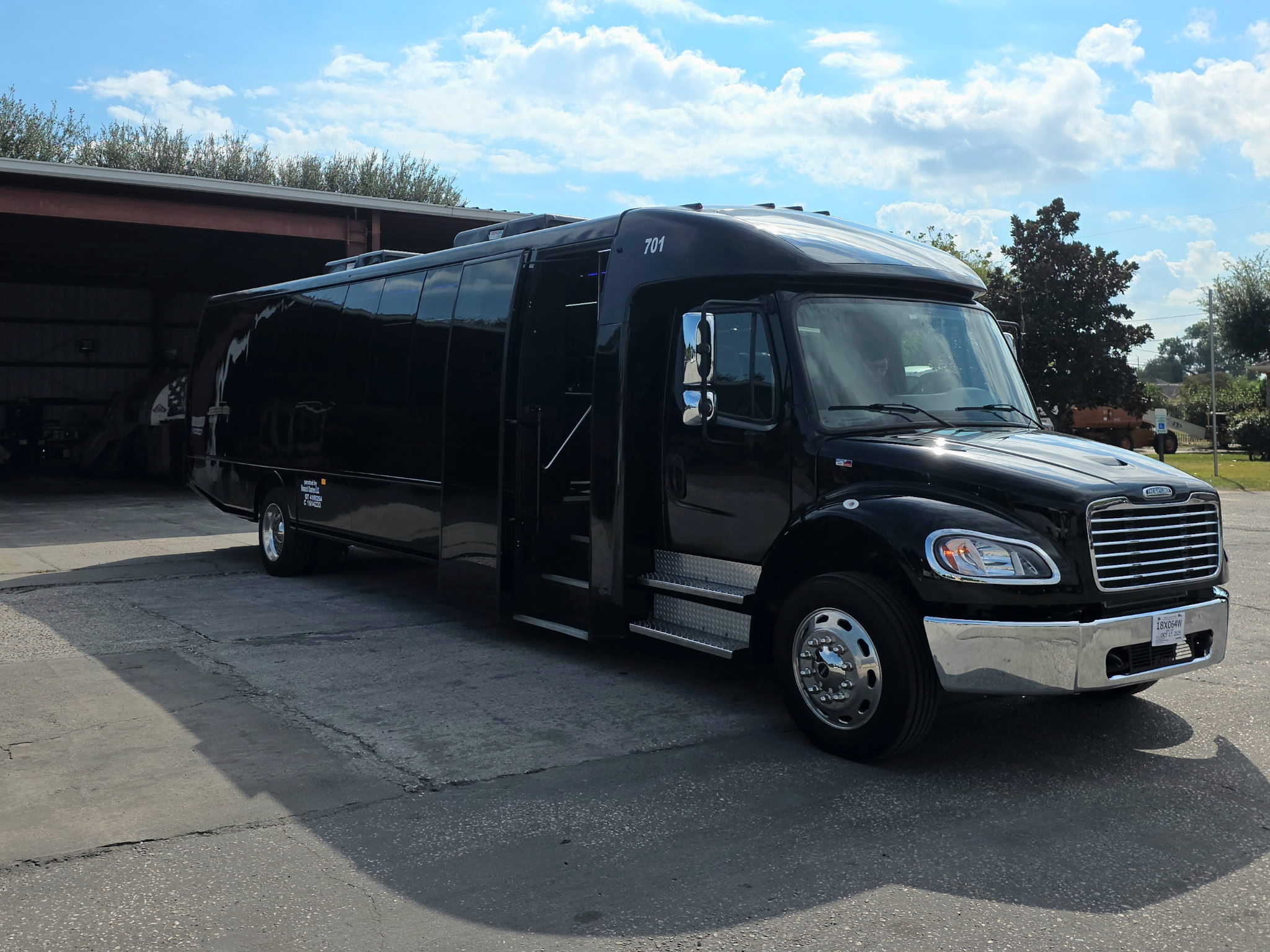 35 passenger minibus for charter in Houston