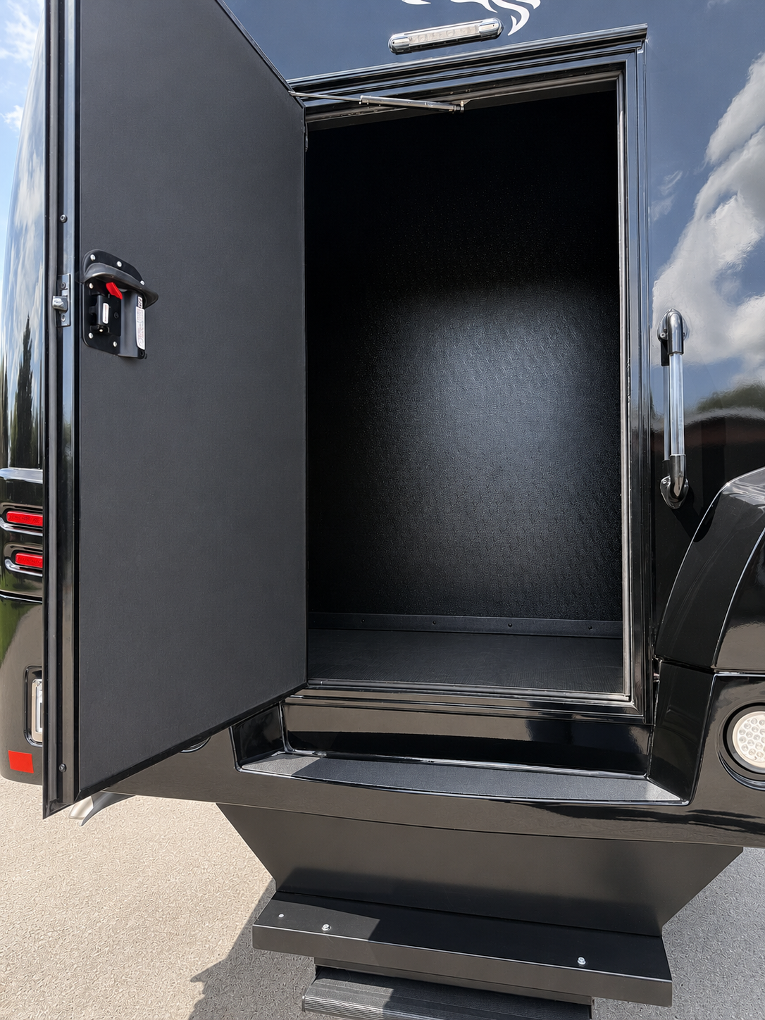35 passenger minibus rear luggage storage compartment