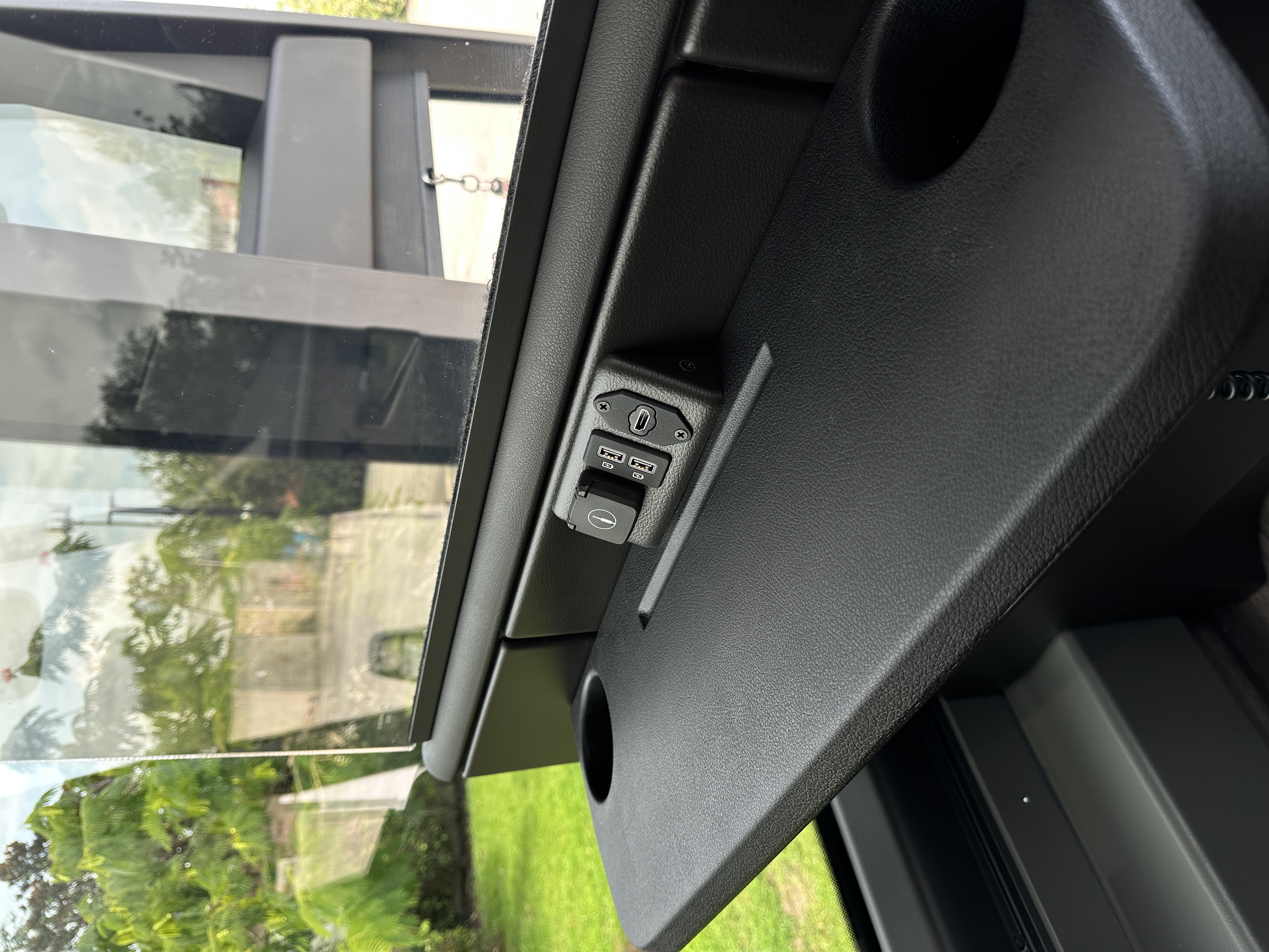 USB and power outlets at every seat on charter motor coach