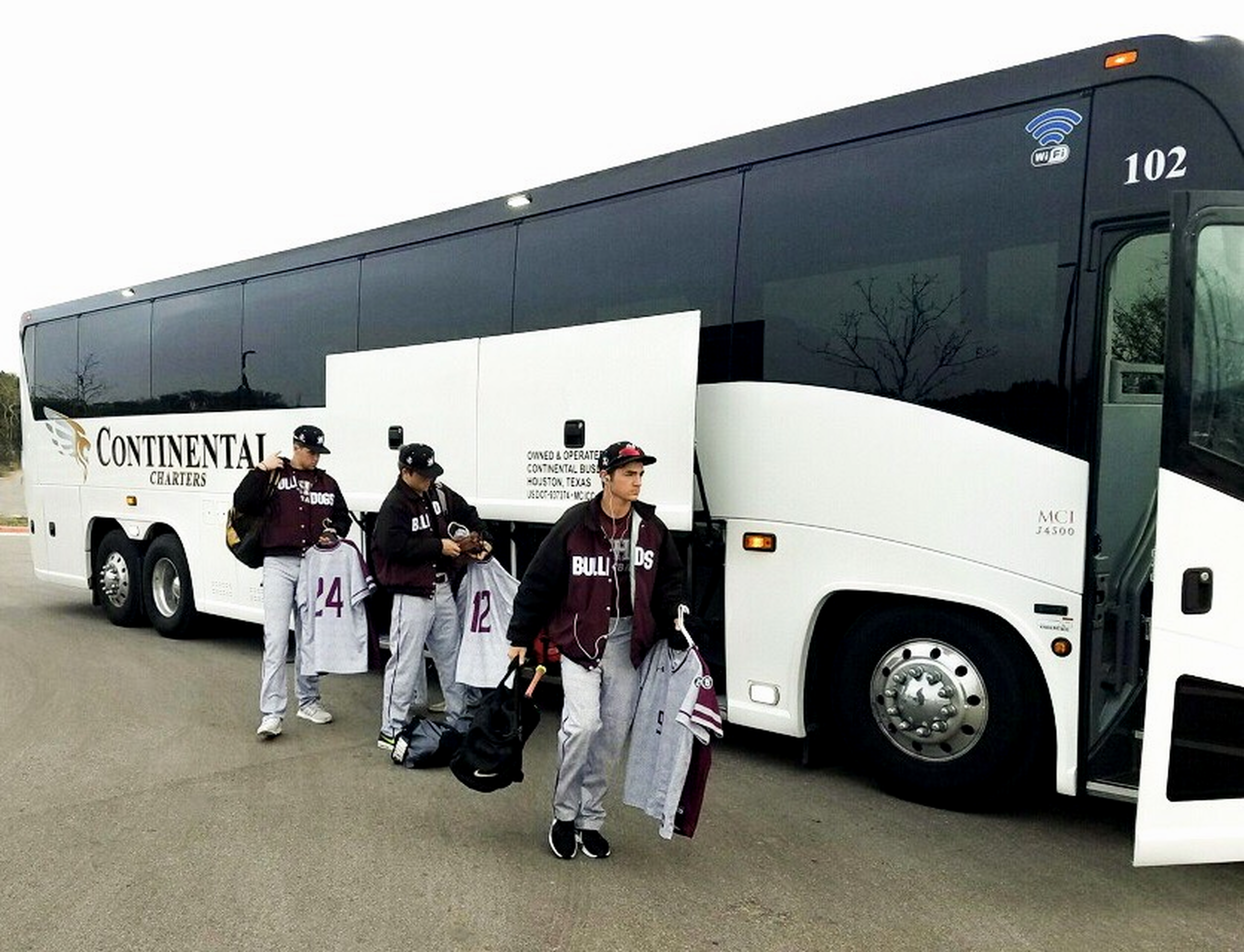 Athletic charter bus Houston for team travel